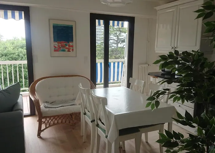 Spacious 70 M Flat With Balcony And Sea View! * Cannes